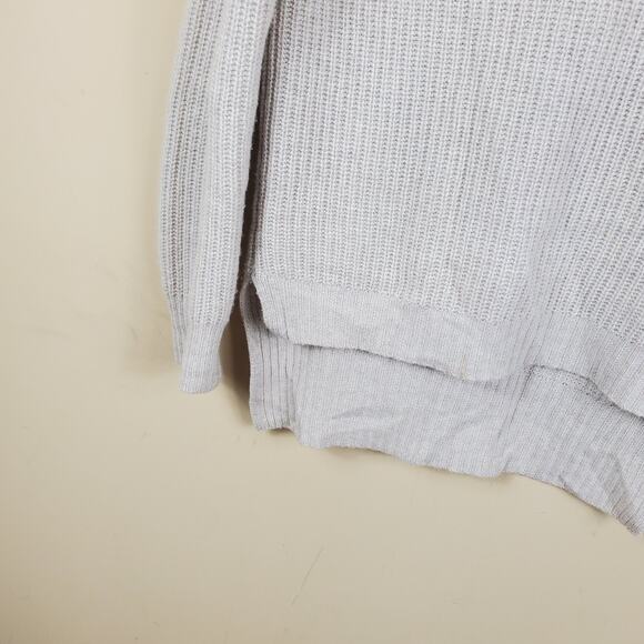 Autumn Cashmere V-Neck Sweater with Step Hem Size XS - Picture 3 of 11